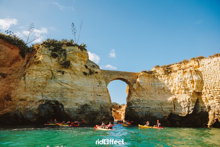 Kayak tour in Lagos to visit the caves with snorkeling.