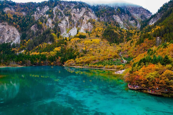 Private 2-Day Jiuzhaigou & Huanglong Tour by Train from Chengdu