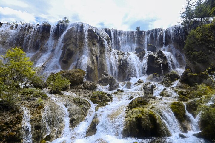Private 2-Day Jiuzhaigou & Huanglong Tour by Train from Chengdu