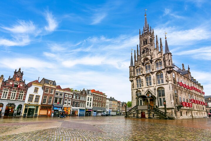 Gouda Private Walking Tour: History, Architecture & Cheese