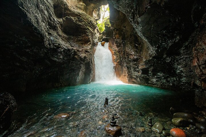 La Leona Waterfall Adventure Hike & Hidden Cave Experience