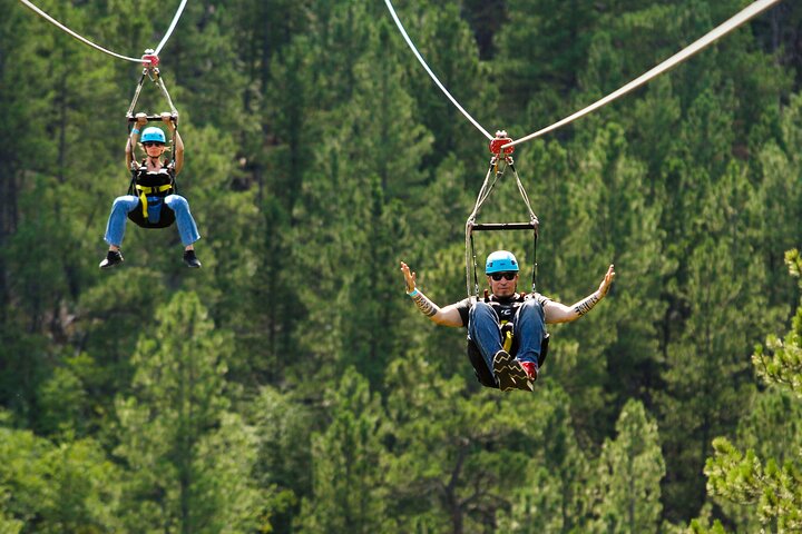 Pinnacle Zipline Tour in Keystone