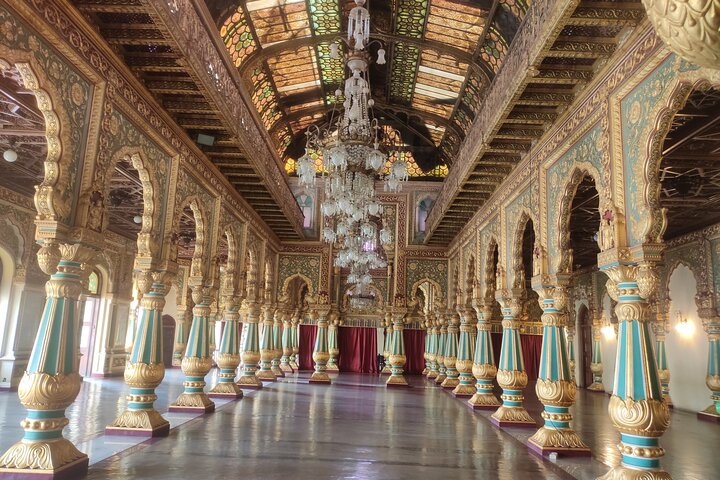 Mysore Palace + Jaganmohana Art Gallery + Devaraja Market = Mysore Heritage Walk