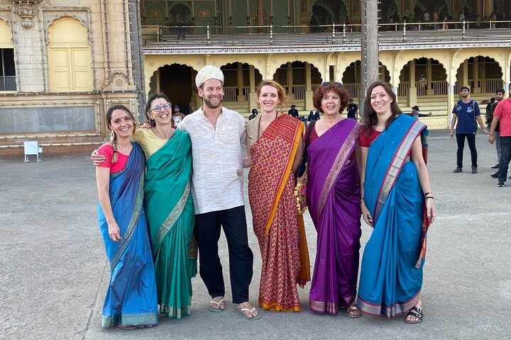 Mysore Palace + Jaganmohana Art Gallery + Devaraja Market = Mysore Heritage Walk