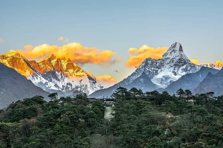 15 Days Everest Base Camp 3 Passes Trek from Lukla