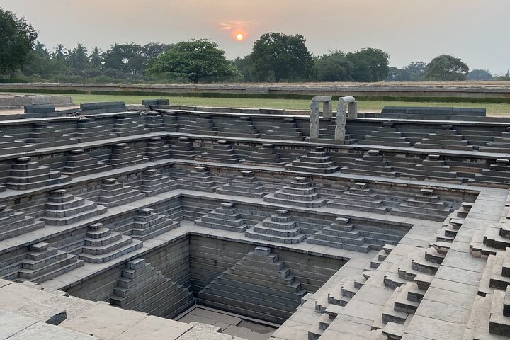 Hire a Licensed Guide for Fullday Hampi visit with own transport