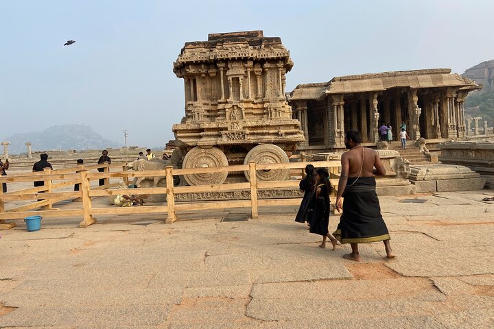 Hire a Licensed Guide for Fullday Hampi visit with own transport