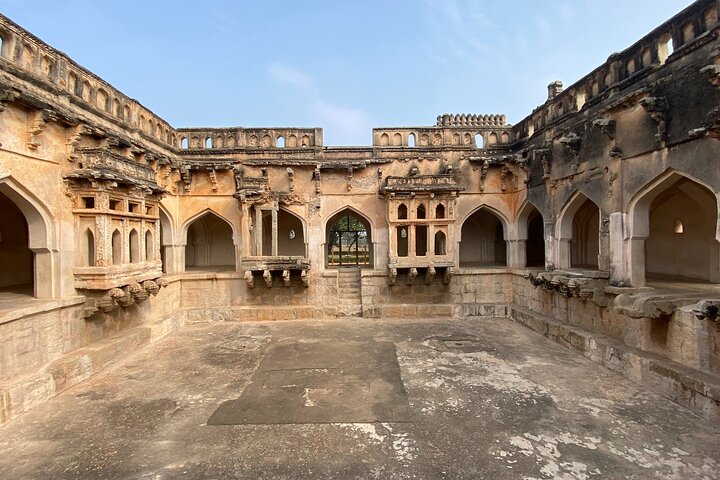 Hire a Licensed Guide for Fullday Hampi visit with own transport