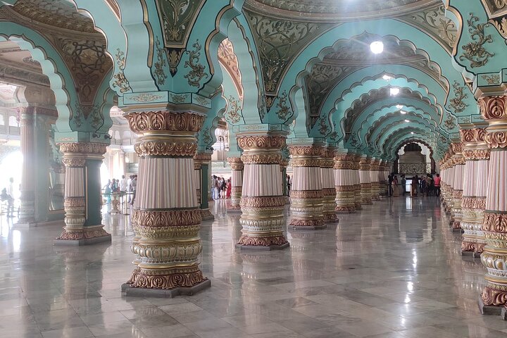 Mysore Palace + Jaganmohana Art Gallery + Devaraja Market = Mysore Heritage Walk