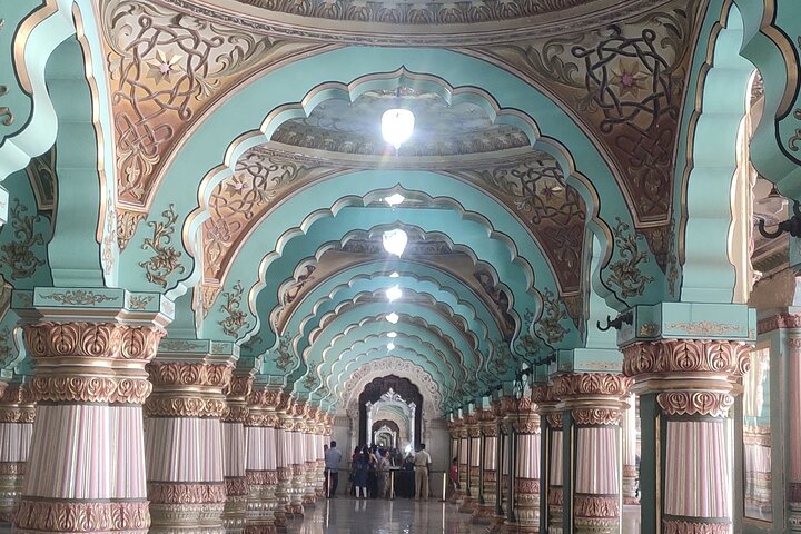 Mysore Palace + Jaganmohana Art Gallery + Devaraja Market = Mysore Heritage Walk