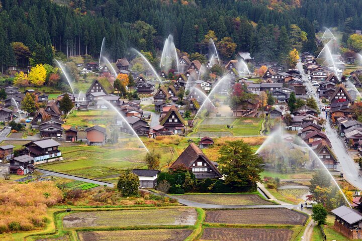 World Heritage Shirakawa-go Perfect Guided Tour from Kanazawa
