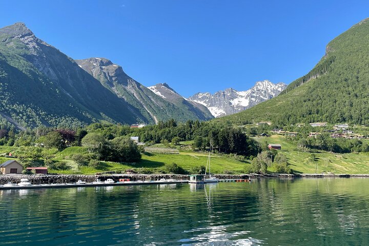 All About the Fjords in One Tour by Boat and Bus from Ålesund