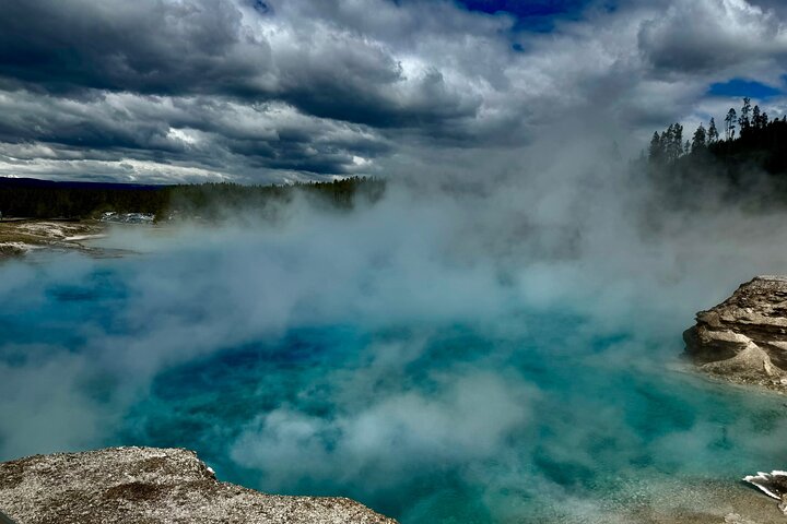 Half Day Yellowstone “Hot Spots” Deals From West Yellowstone