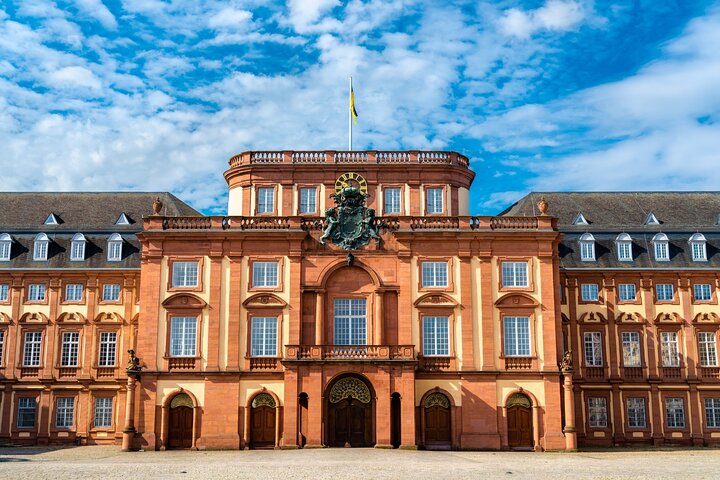 Self-guided scavenger hunt and city game in Mannheim