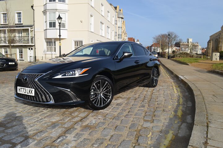 Portsmouth Private Transfer To or From Heathrow Airport