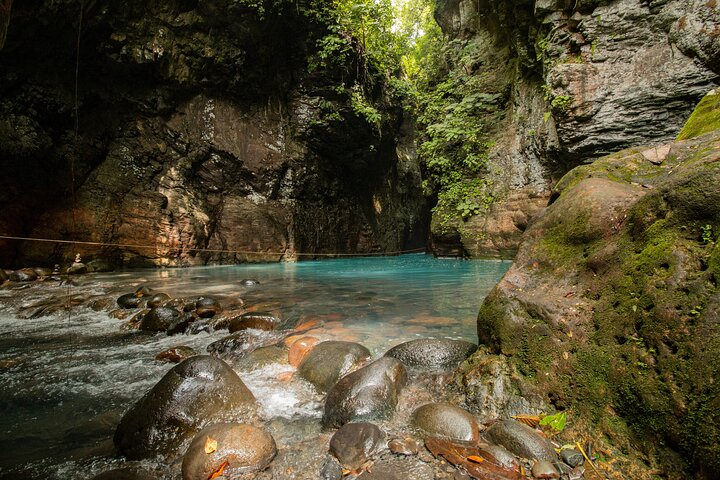 La Leona Waterfall Adventure Hike & Hidden Cave Experience