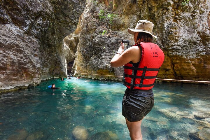 La Leona Waterfall Adventure Hike & Hidden Cave Experience