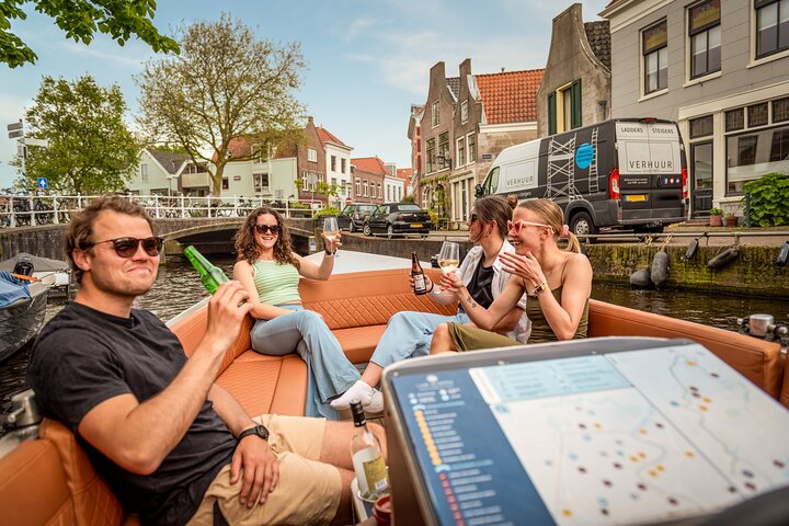 Private Electric Boat Rental in Haarlem (No License Required)