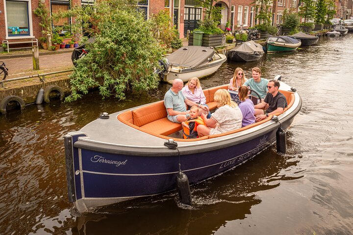 Private Electric Boat Rental in Haarlem (No License Required)