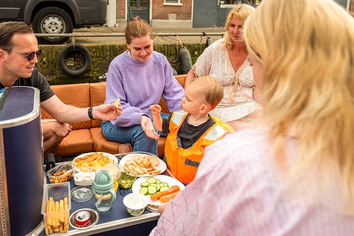 Private Electric Boat Rental in Haarlem (No License Required)