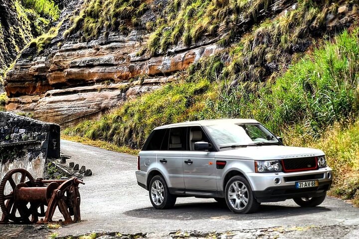 Jeep Tour Full Day Sete Cidades & Lagoa do Fogo with lunch and drinks included.