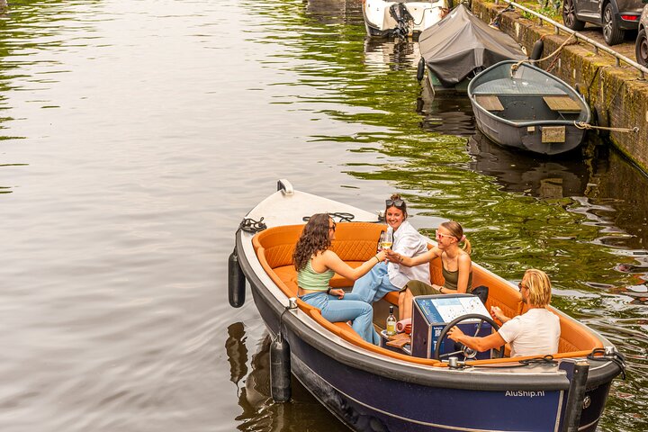 Private Electric Boat Rental in Haarlem (No License Required)