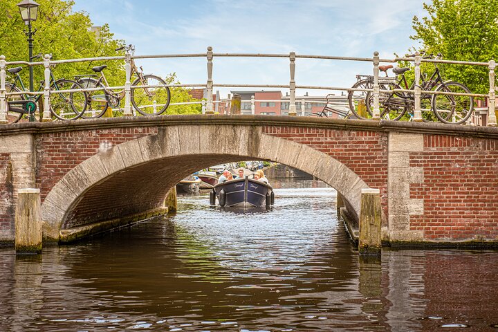 Private Electric Boat Rental in Haarlem (No License Required)