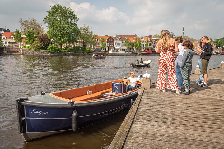Private Electric Boat Rental in Haarlem (No License Required)