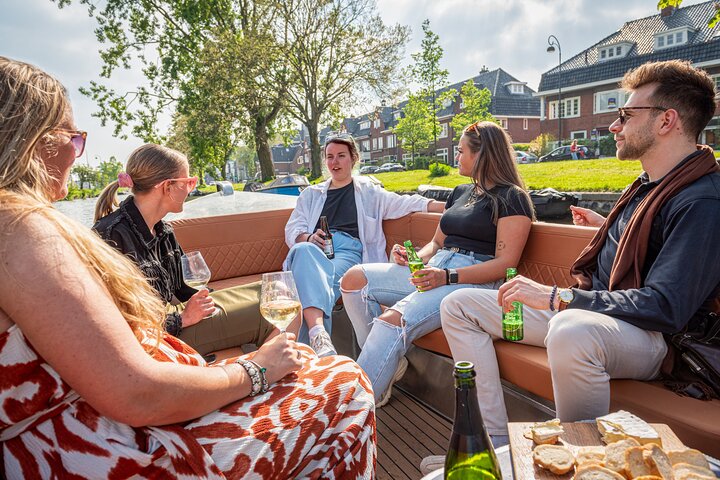 Private Electric Boat Rental in Haarlem (No License Required)