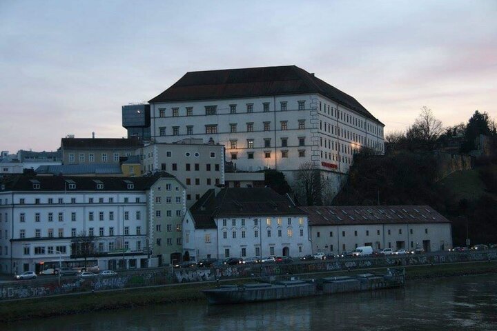 Vienna: Private Tour Mauthausen and Linz