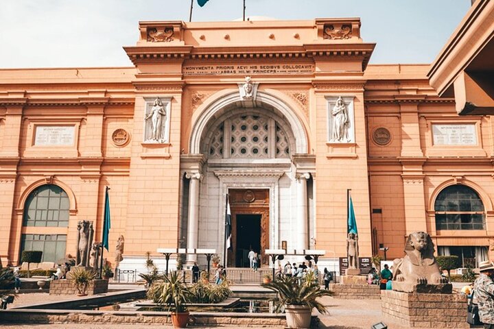 From El-Sokhna Port: Giza Pyramids and Museum, Private Day Tour.