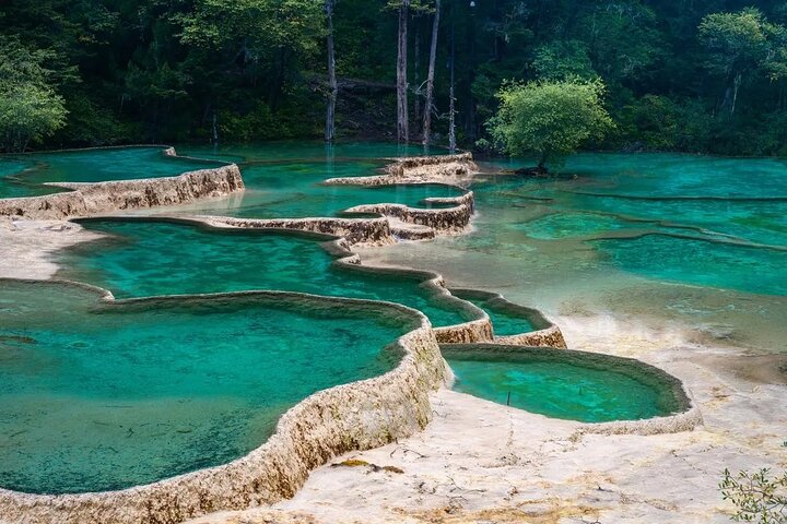 Private 2-Day Jiuzhaigou & Huanglong Tour by Train from Chengdu