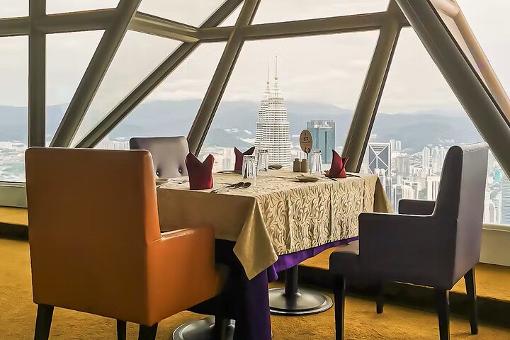 From Singapore: Private Kuala Lumpur / Malacca tour + SKY DINING
