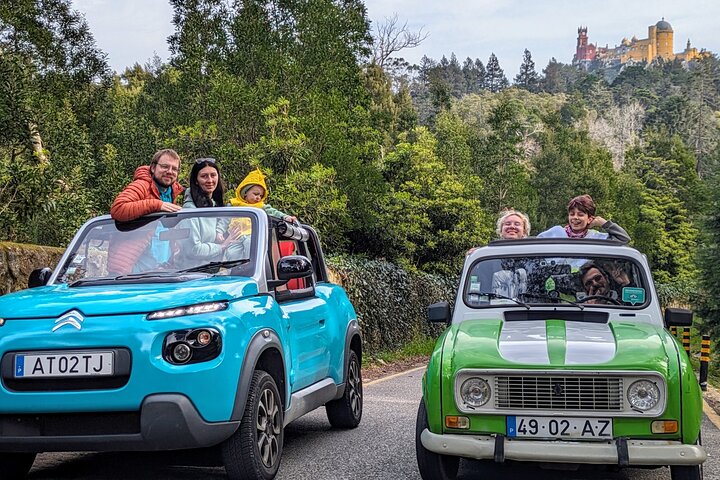 Private Sintra Tour Palaces and Coast by Vintage Car or Jeep