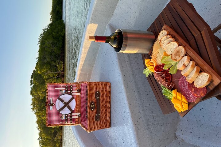 Romantic sunset tour in Río Lagartos, with food