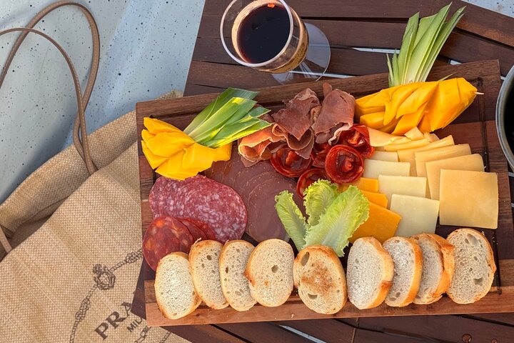 Romantic sunset tour in Río Lagartos, with food