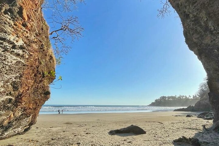 Private Transfer El Salvador's Int. Airport to Eastern Beaches