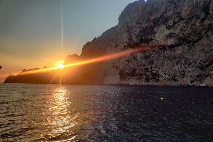 Private tour in a typical Capri boat