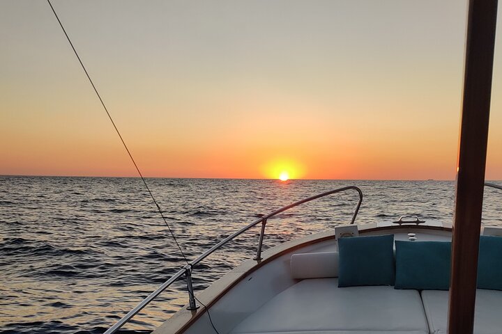 Private tour in a typical Capri boat