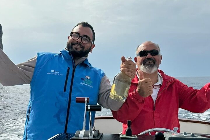 Private tour in a typical Capri boat