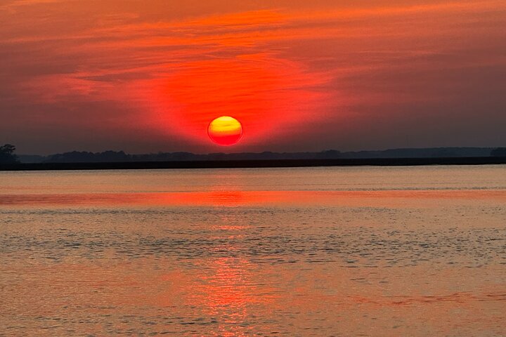 Private Charleston Sunset & Dolphin Cruise