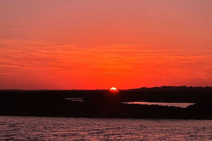 Private Charleston Sunset & Dolphin Cruise