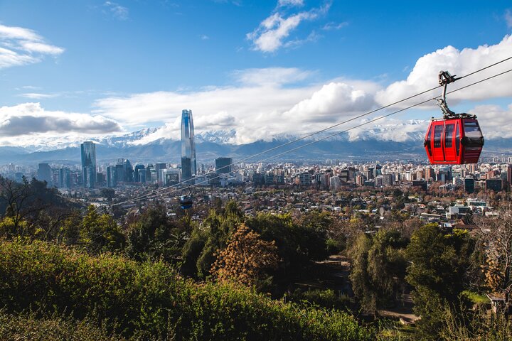 Santiago: Half-Day Sightseeing City Tour with Chauffeur and Guide