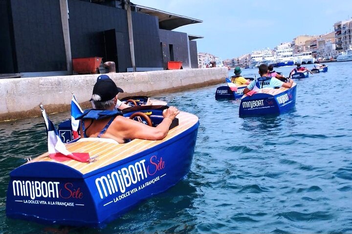 SÈTE EXPERIENCE guided miniboat tour on the Royal Canal