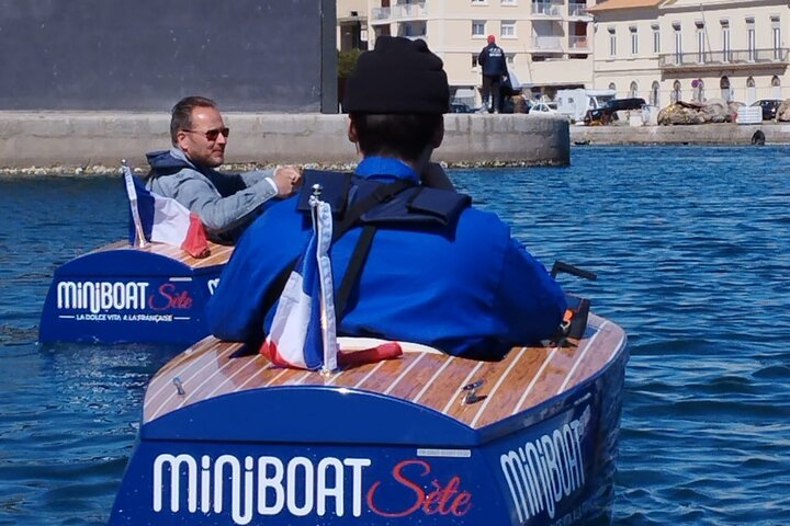 SÈTE EXPERIENCE guided miniboat tour on the Royal Canal