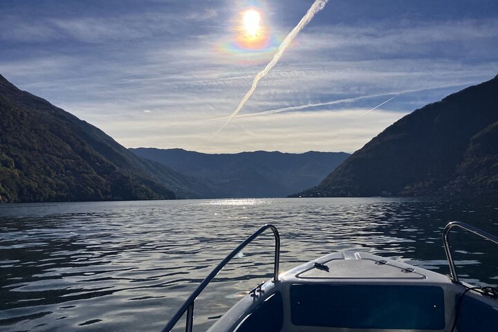 Self Drive Boat Rental License Free in Lake Como