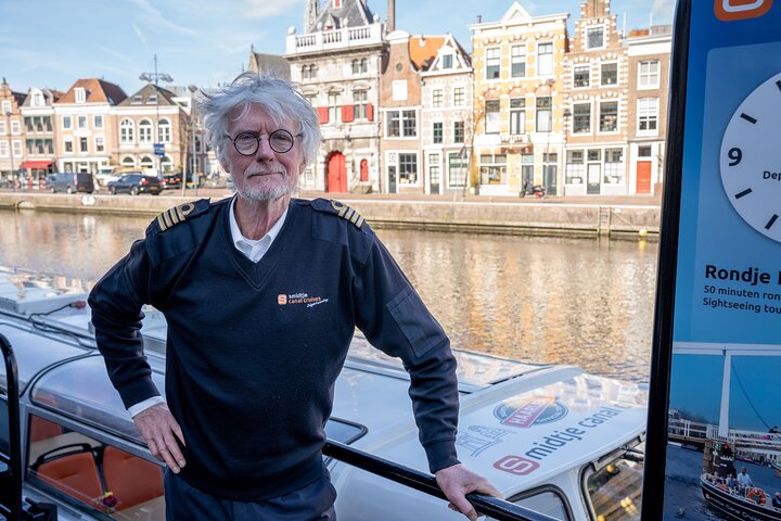 Haarlem: Scenic Canal Cruise through the Old City of Haarlem