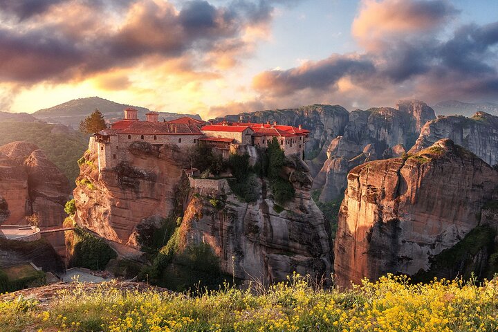 Meteora: Morning Half Day Sightseeing and Monasteries Tour
