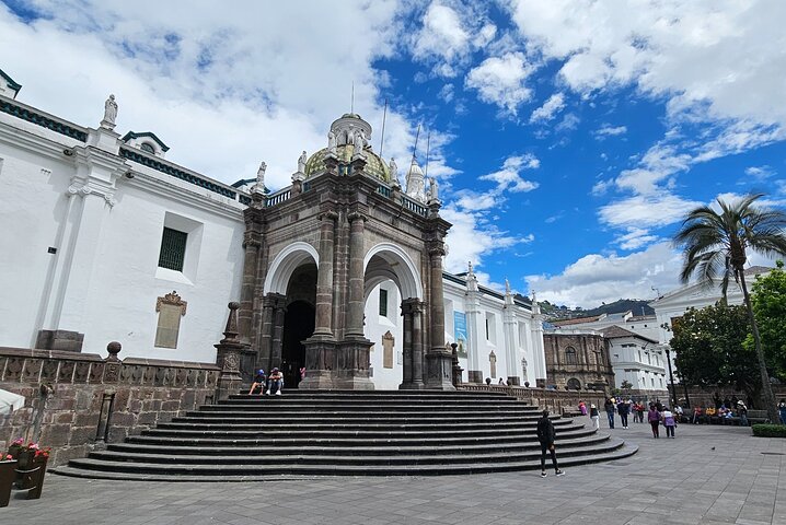 Quito City Tour: Old Town, Panecillo & Local Cuisine