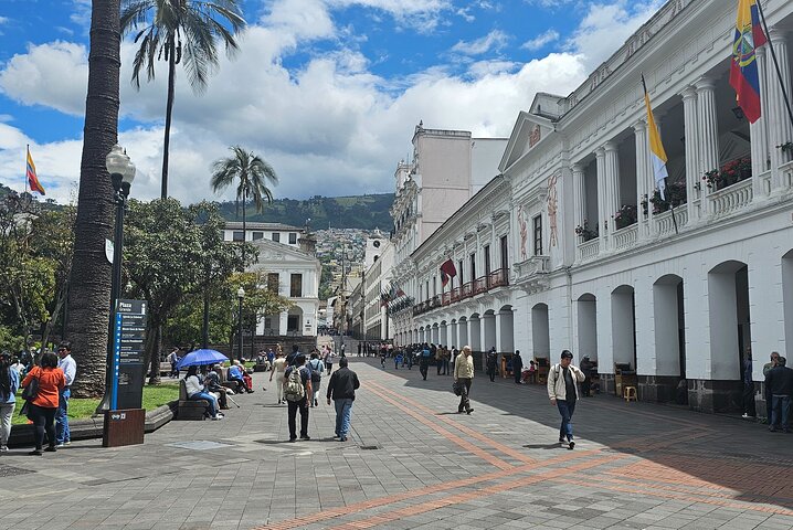 Quito City Tour: Old Town, Panecillo & Local Cuisine